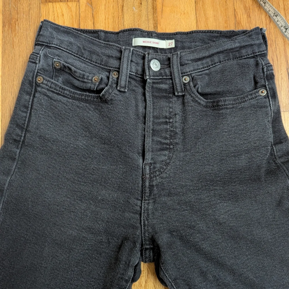 Levi's Wedgie Skinny Black Jeans